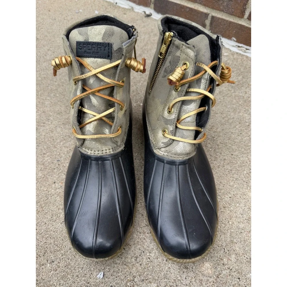 Sperry Saltwater Camo Duck Boots Womens Sz 10 Black Gold Metallic STS86694 Ankle